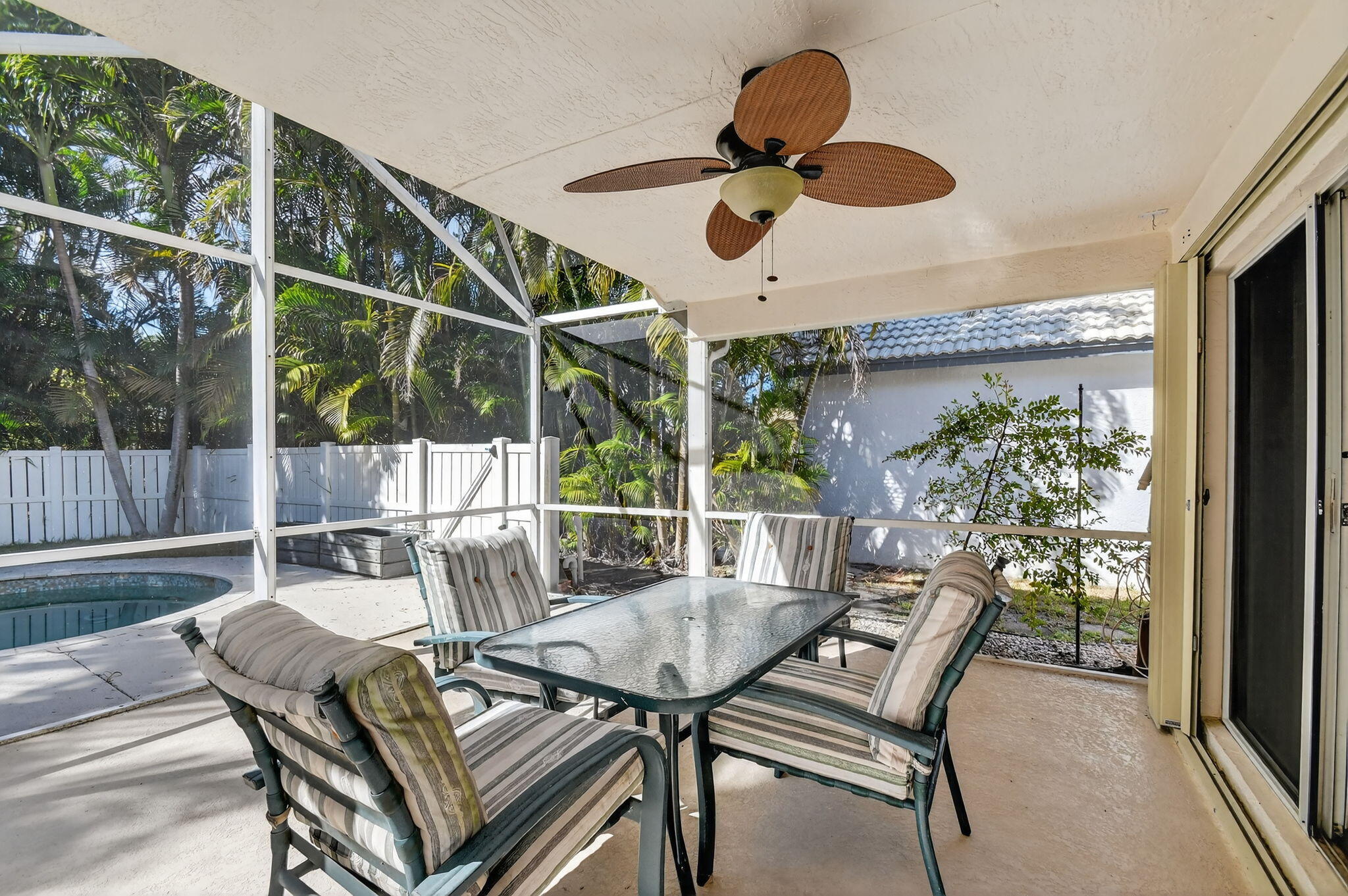 2725 Pointe Circle Greenacres, FL 33413 - Photo 36 of 68 24-web-or-mls-DSC_4905