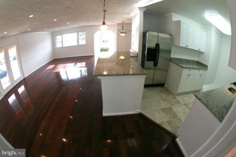 10202 Rodgers Road Fairfax, VA 22030 - Photo 7 of 27 Kitchen/Dining Room