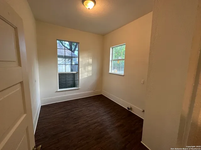 $1,325 | 315 Baltimore Avenue, San Antonio, TX 78215