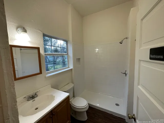 $1,325 | 315 Baltimore Avenue, San Antonio, TX 78215