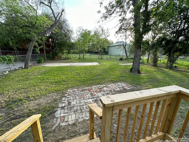 $1,325 | 315 Baltimore Avenue, San Antonio, TX 78215