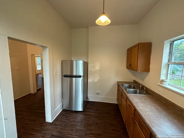 $1,325 | 315 Baltimore Avenue, San Antonio, TX 78215