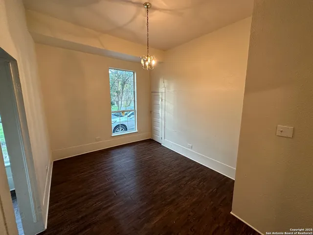 $1,325 | 315 Baltimore Avenue, San Antonio, TX 78215