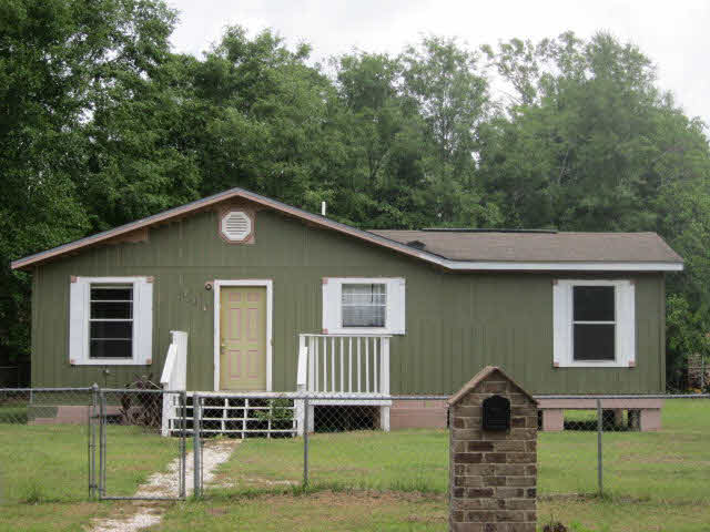 633 East Azalea Avenue Foley, AL 36535 - Photo 1 of 1