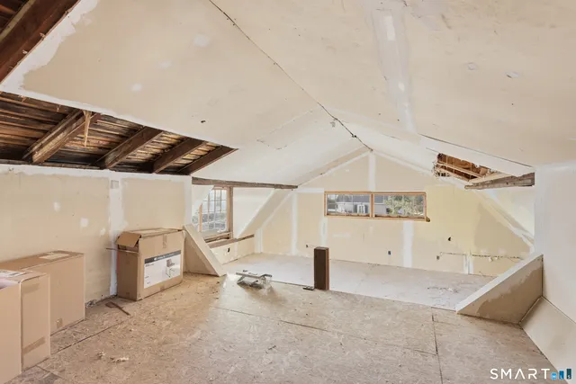 $279,000 | 104 Silver Lane, East Hartford, CT 06118