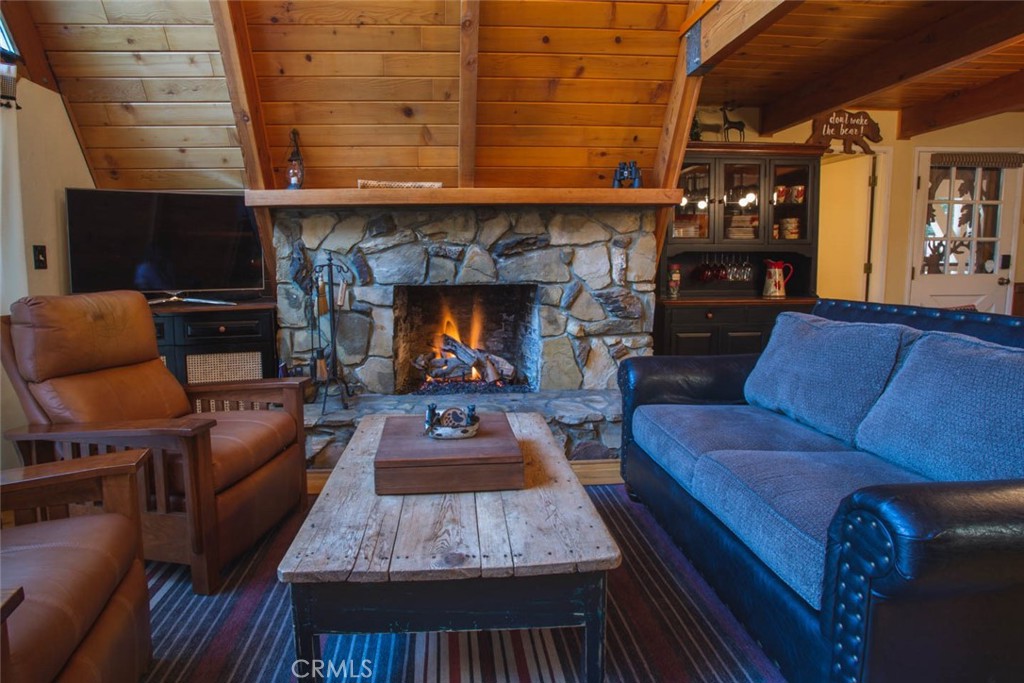 349 Castle Gate Road Lake Arrowhead, CA 92352 - Photo 18 of 73