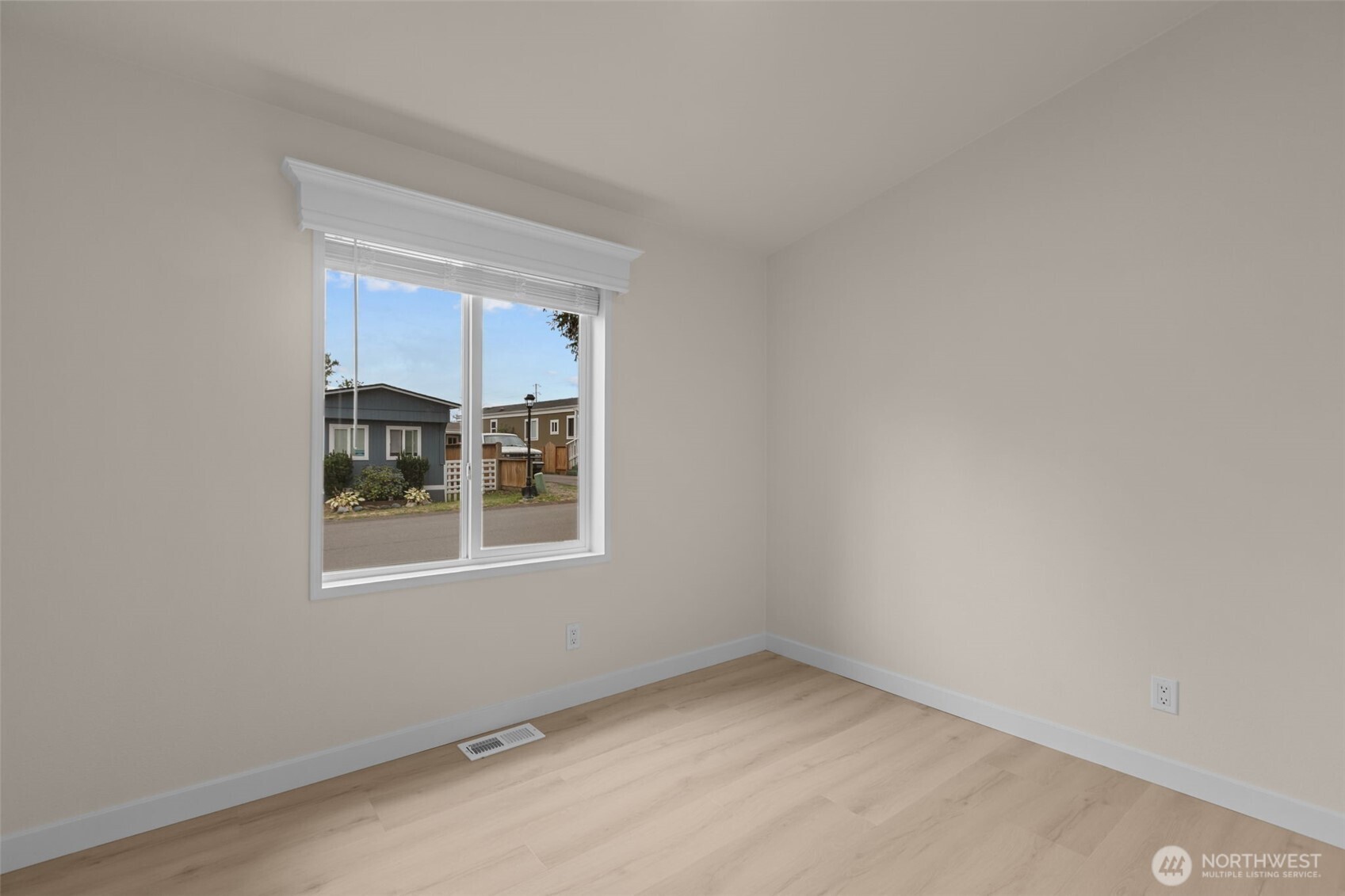 31108 3rd Avenue, Unit 301 Black Diamond, WA 98010 - Photo 21 of 37 an empty room with a window