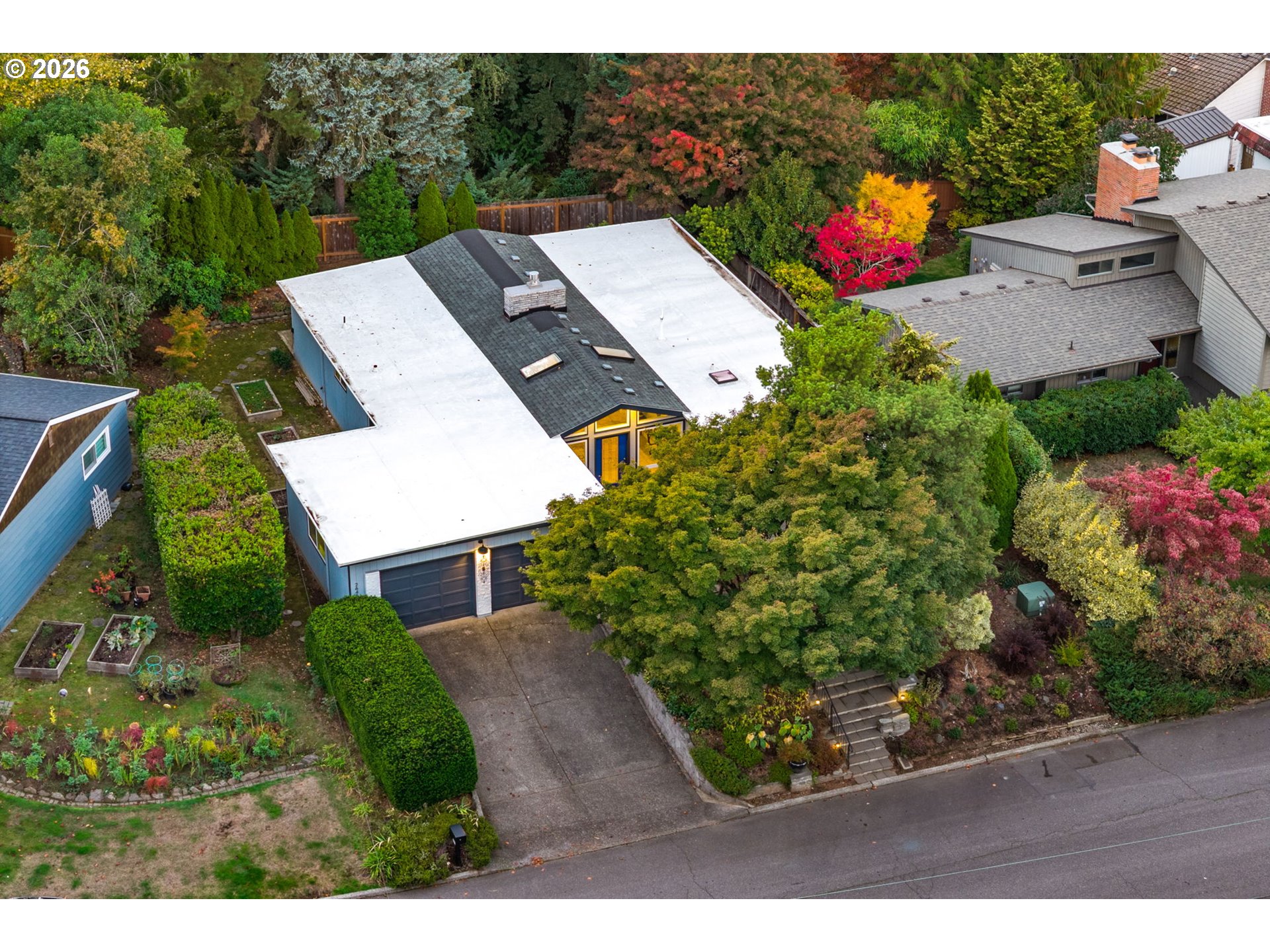 2641 Southwest Ridge Drive Portland, OR 97219 - Photo 36 of 44 Gallery Image 36