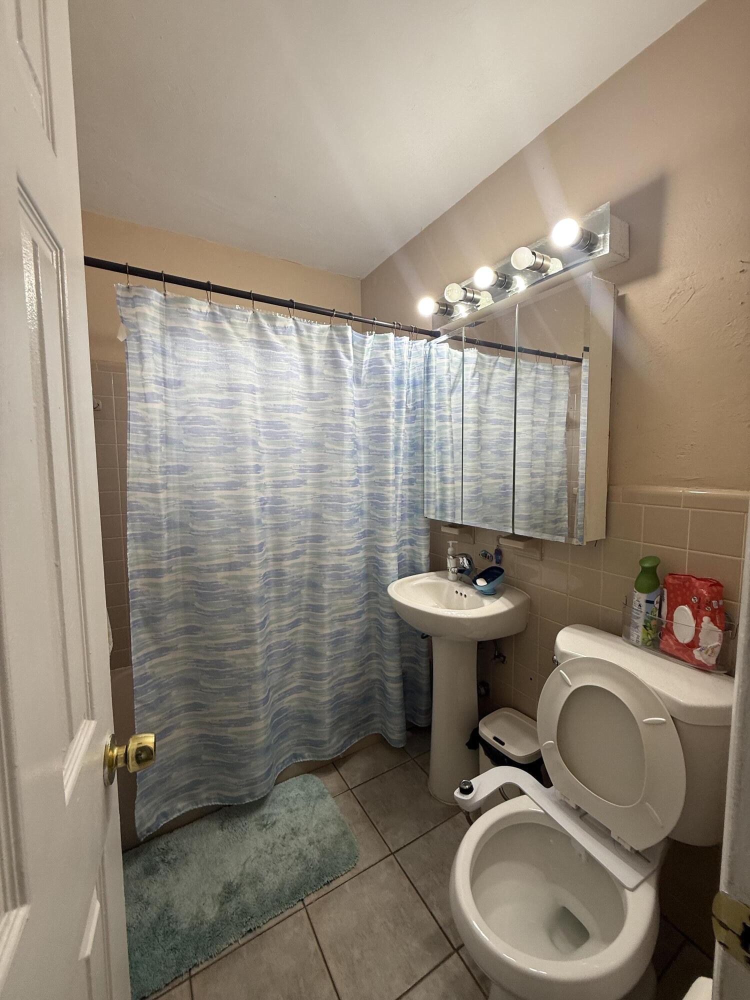 250 Southwest 76th Court Miami, FL 33144 - Photo 21 of 21 IMG_9191
