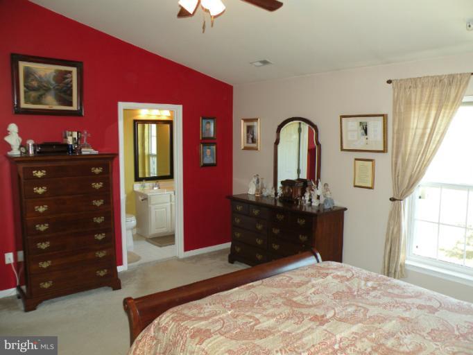 3751 Glebe Meadow Way Edgewater, MD 21037 - Photo 19 of 30 Bedroom (Master) with Vaulted Ceiling
