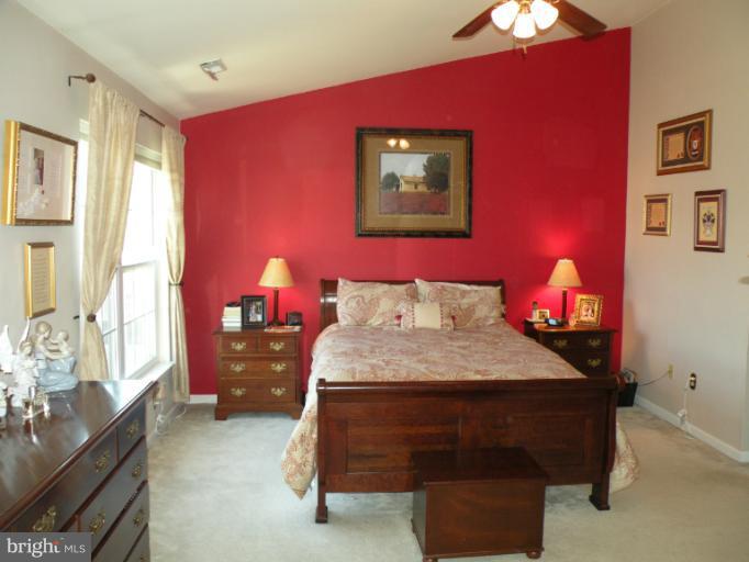 3751 Glebe Meadow Way Edgewater, MD 21037 - Photo 6 of 30 Bedroom (Master) with Vaulted ceilings