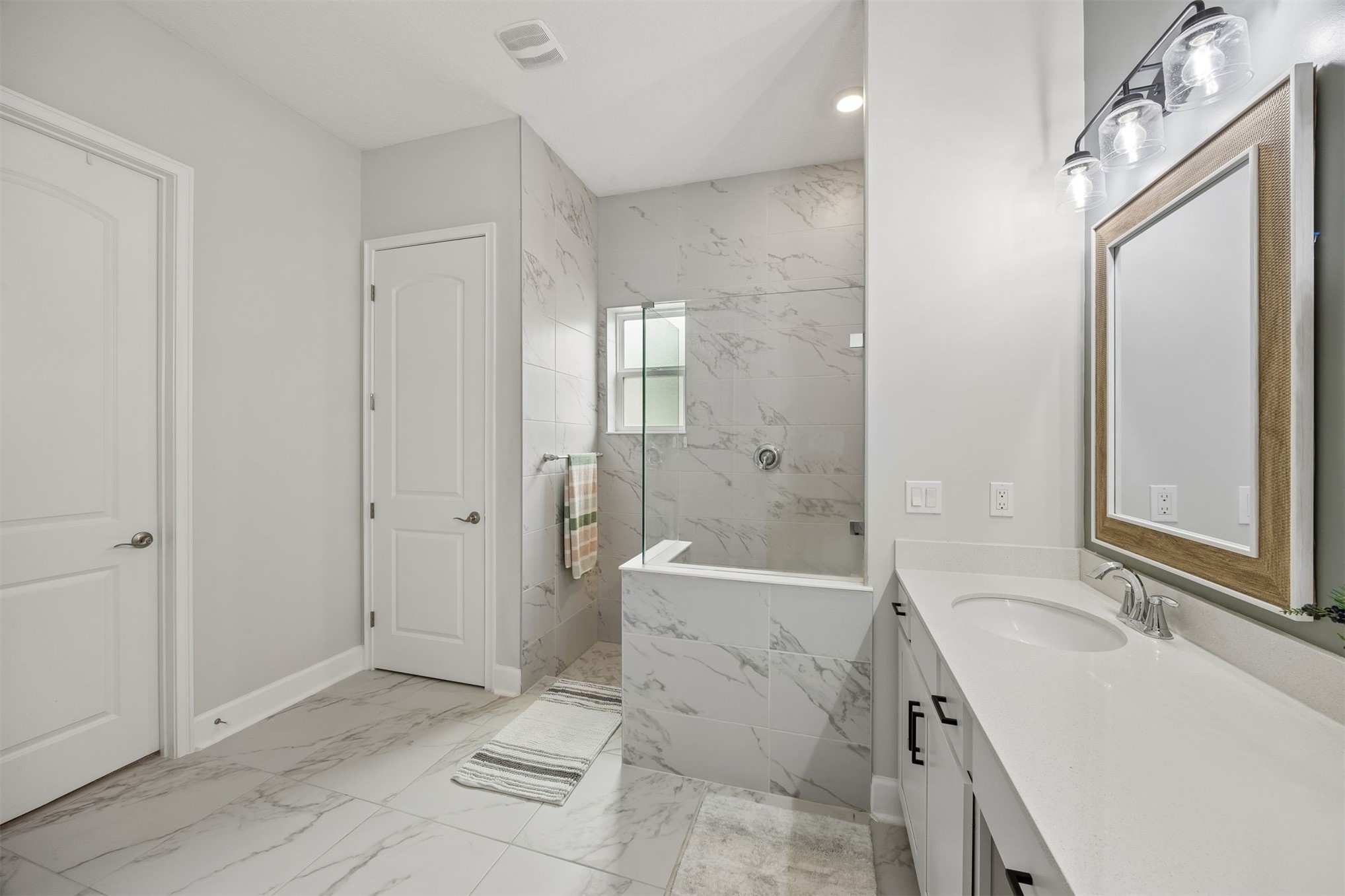 85300 Sandy Rdg Loop Yulee, FL 32097 - Photo 26 of 51 Main Bath & Shower