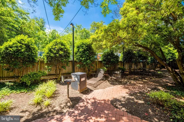 $1,950 | 1363 K Street Southeast, Unit 201, Washington, DC 20003