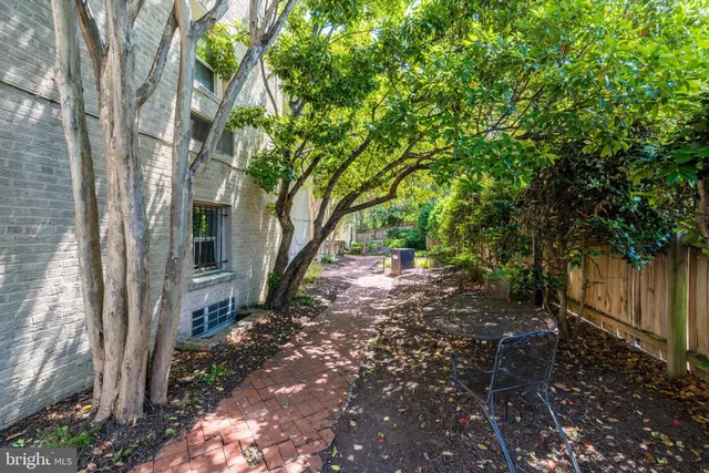 $1,950 | 1363 K Street Southeast, Unit 201, Washington, DC 20003