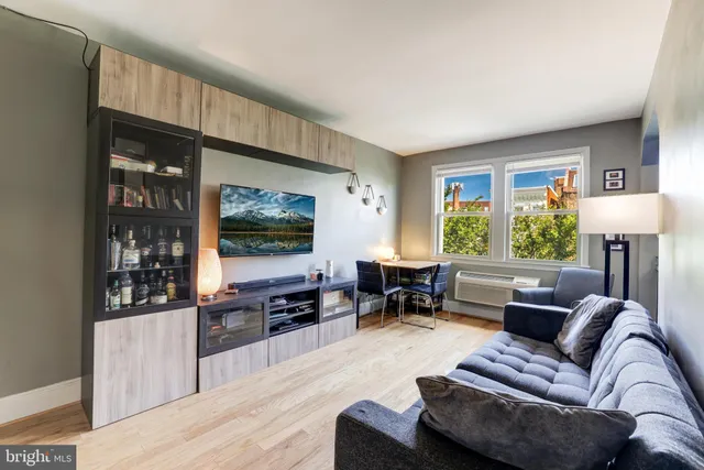 $1,950 | 1363 K Street Southeast, Unit 201, Washington, DC 20003