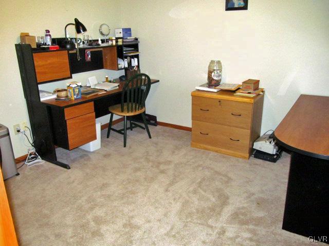 400 Heyer Mill Road Nazareth, PA 18064 - Photo 25 of 27 a workspace with furniture
