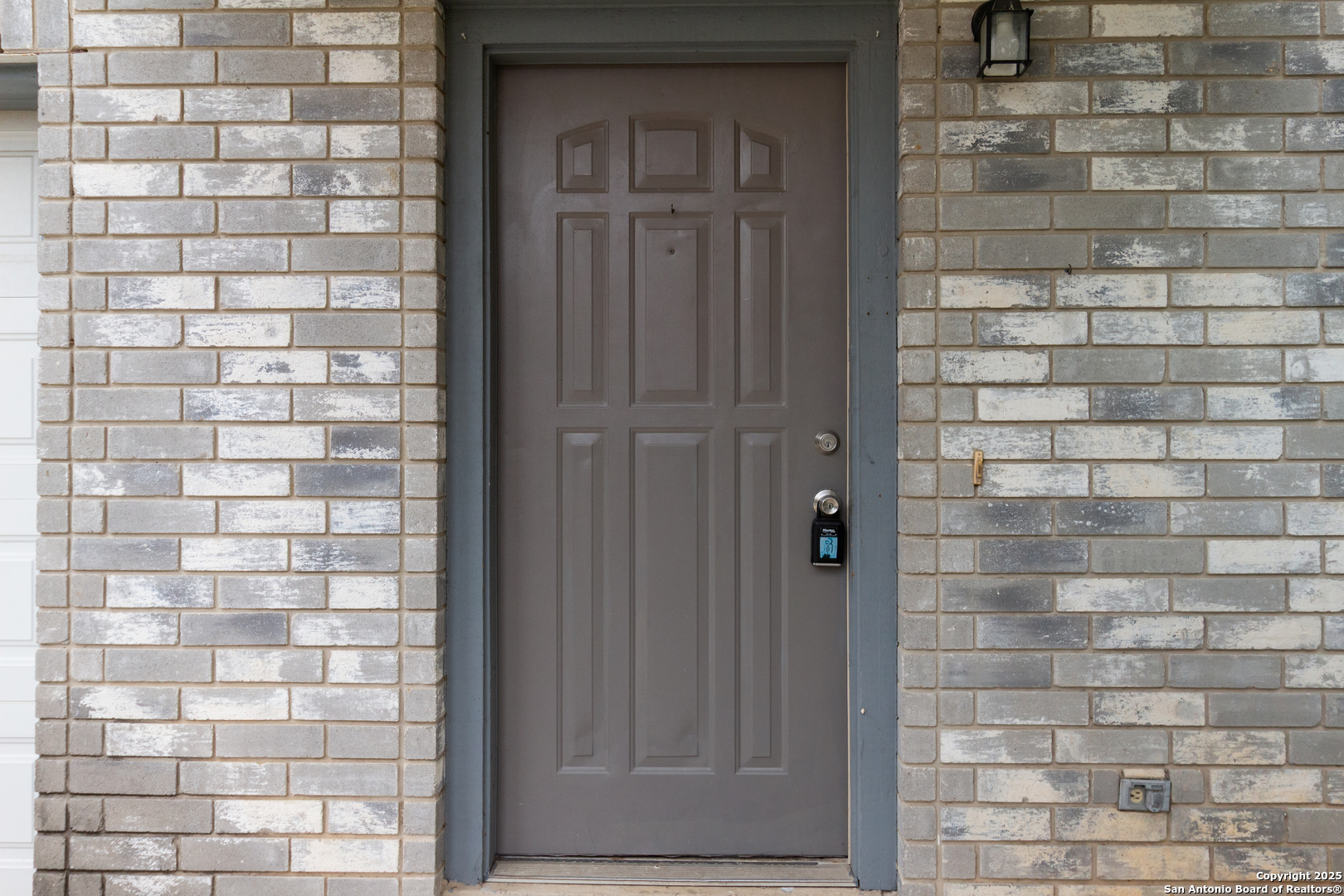 8310 Border Ridge Drive San Antonio, TX 78240 - Photo 3 of 24 a bathroom with a shower
