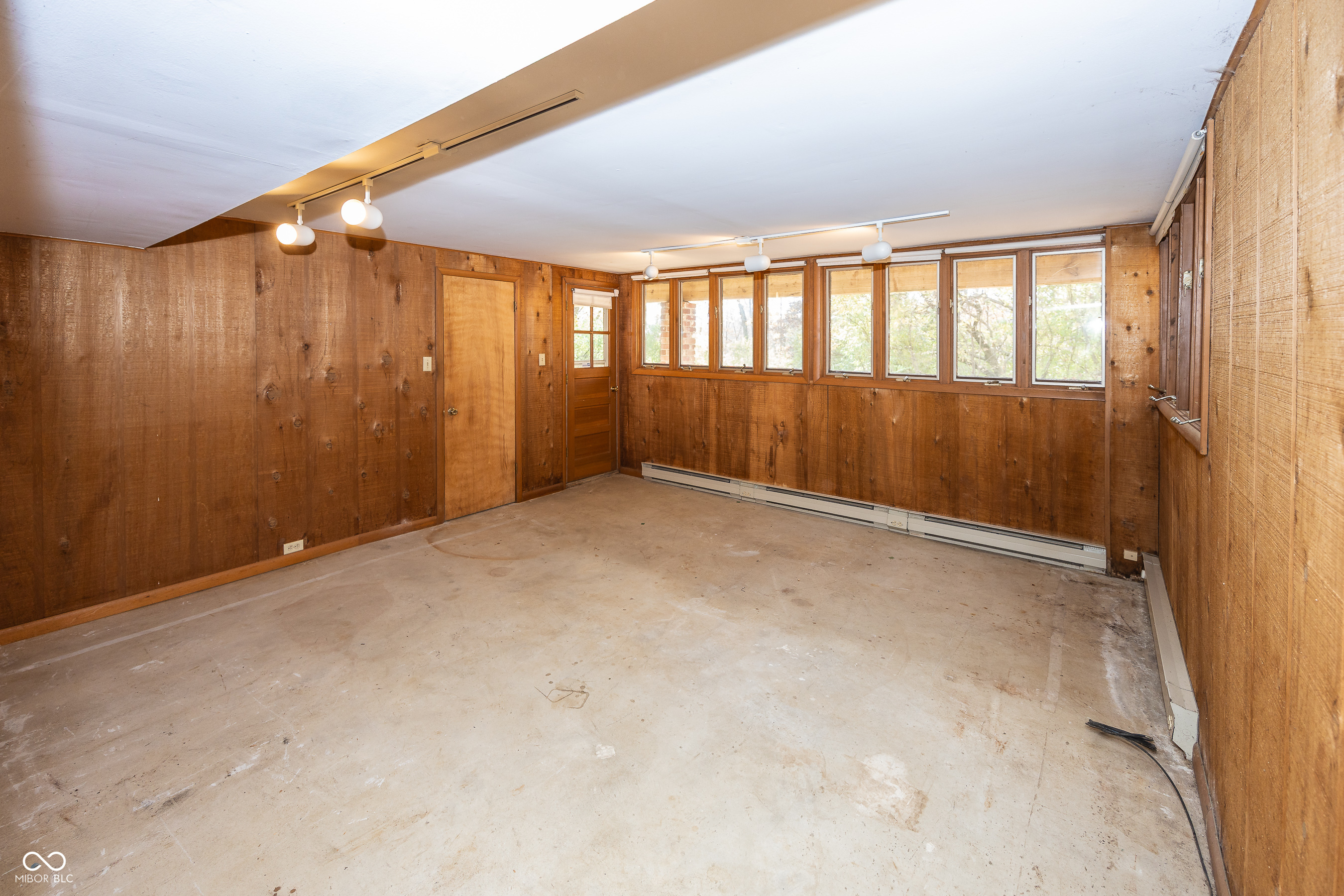 8419 Crown Point Road Indianapolis, IN 46278 - Photo 60 of 63 Gallery Image 60