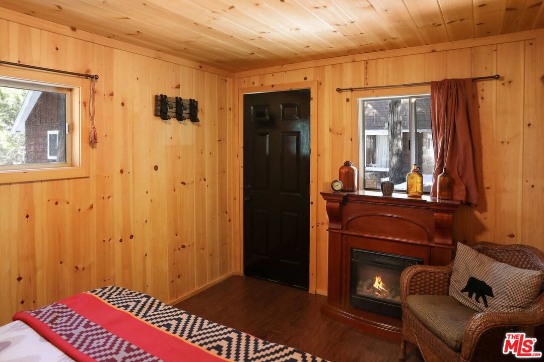 52521 Pine Ridge Road Idyllwild, CA 92549 - Photo 33 of 43 a view of room with furniture and front door