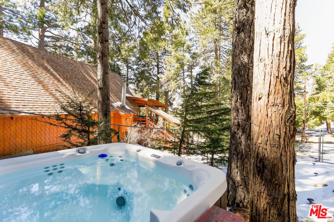 52521 Pine Ridge Road Idyllwild, CA 92549 - Photo 6 of 43 a view of outdoor space