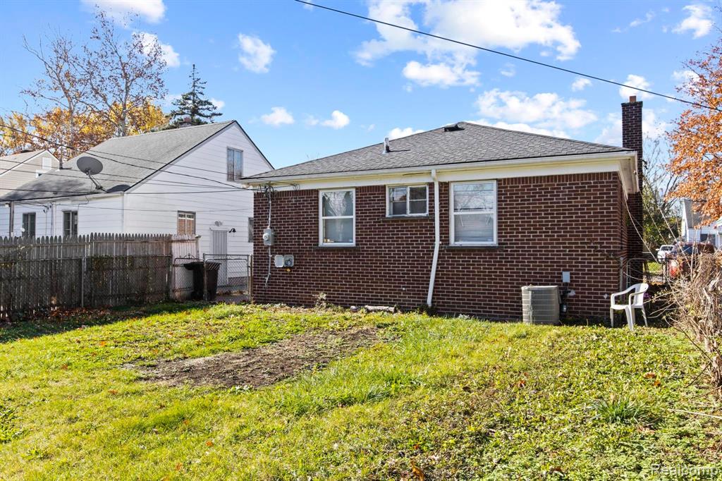 6474 Rutland Street Detroit, MI 48228 - Photo 8 of 27