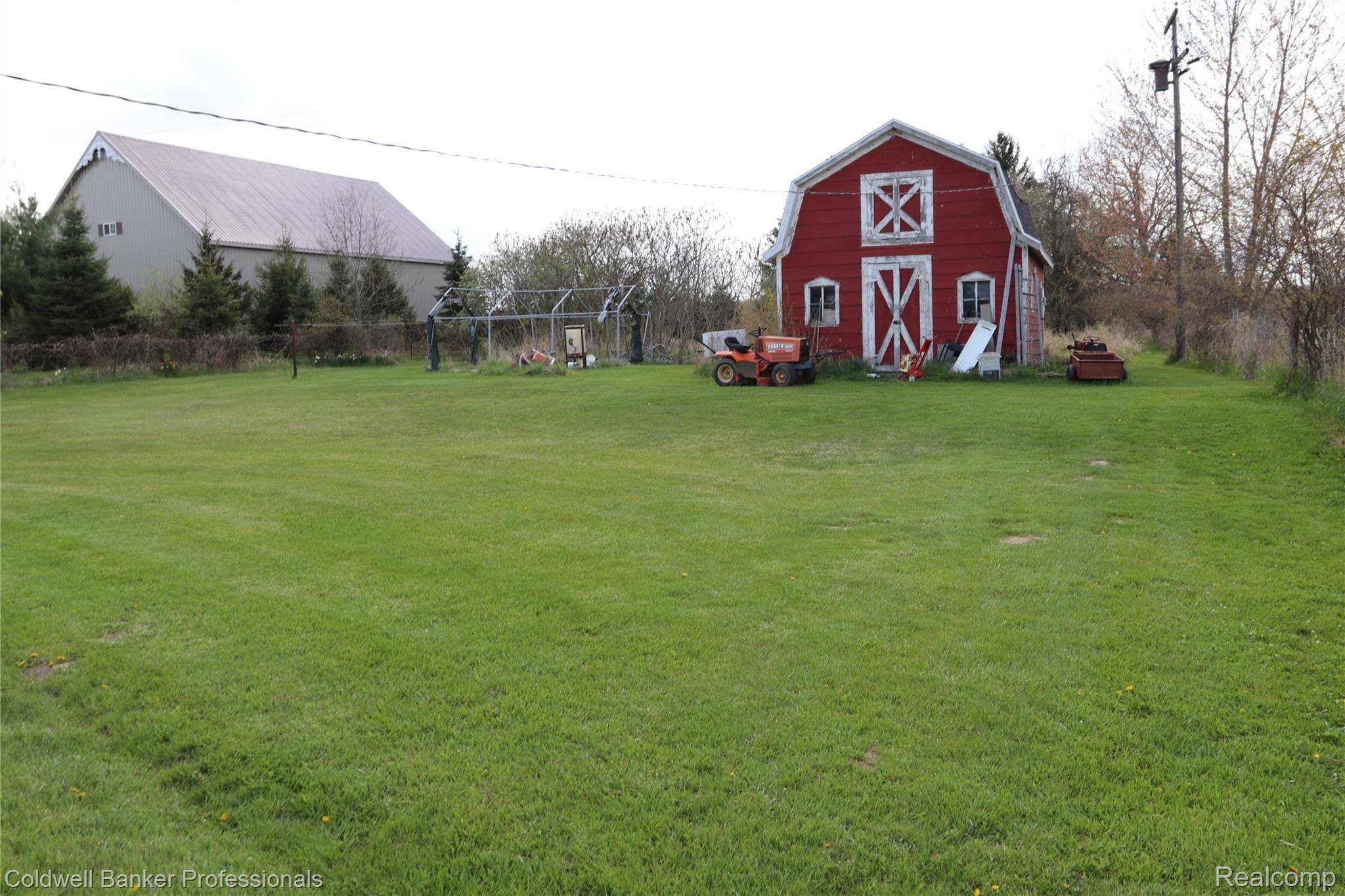 5805 South Corey Road Perry, MI 48872 - Photo 15 of 19 15 5805 Back yard.JPG