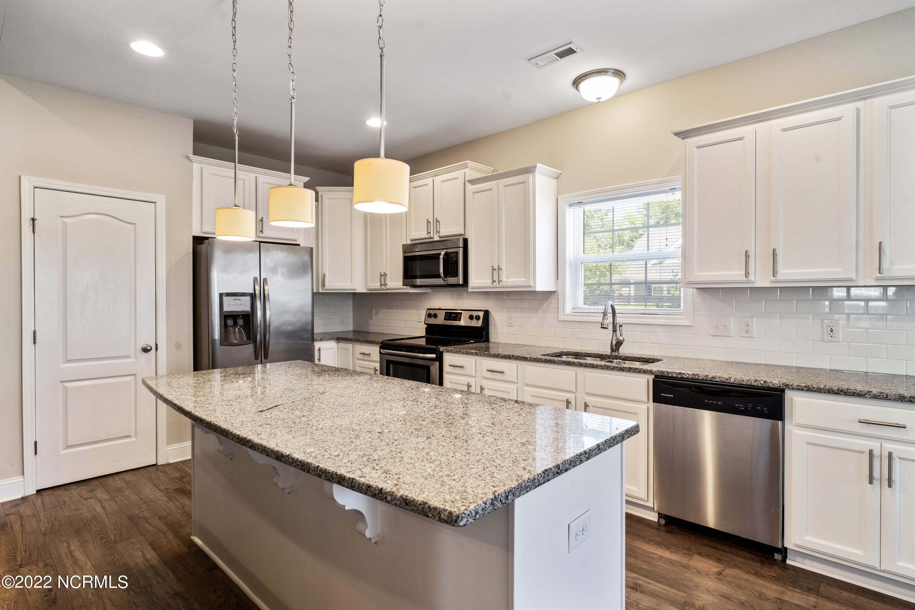 1801 Wildwood Court Southwest Ocean Isle Beach, NC 28469 - Photo 18 of 34 Kitchen