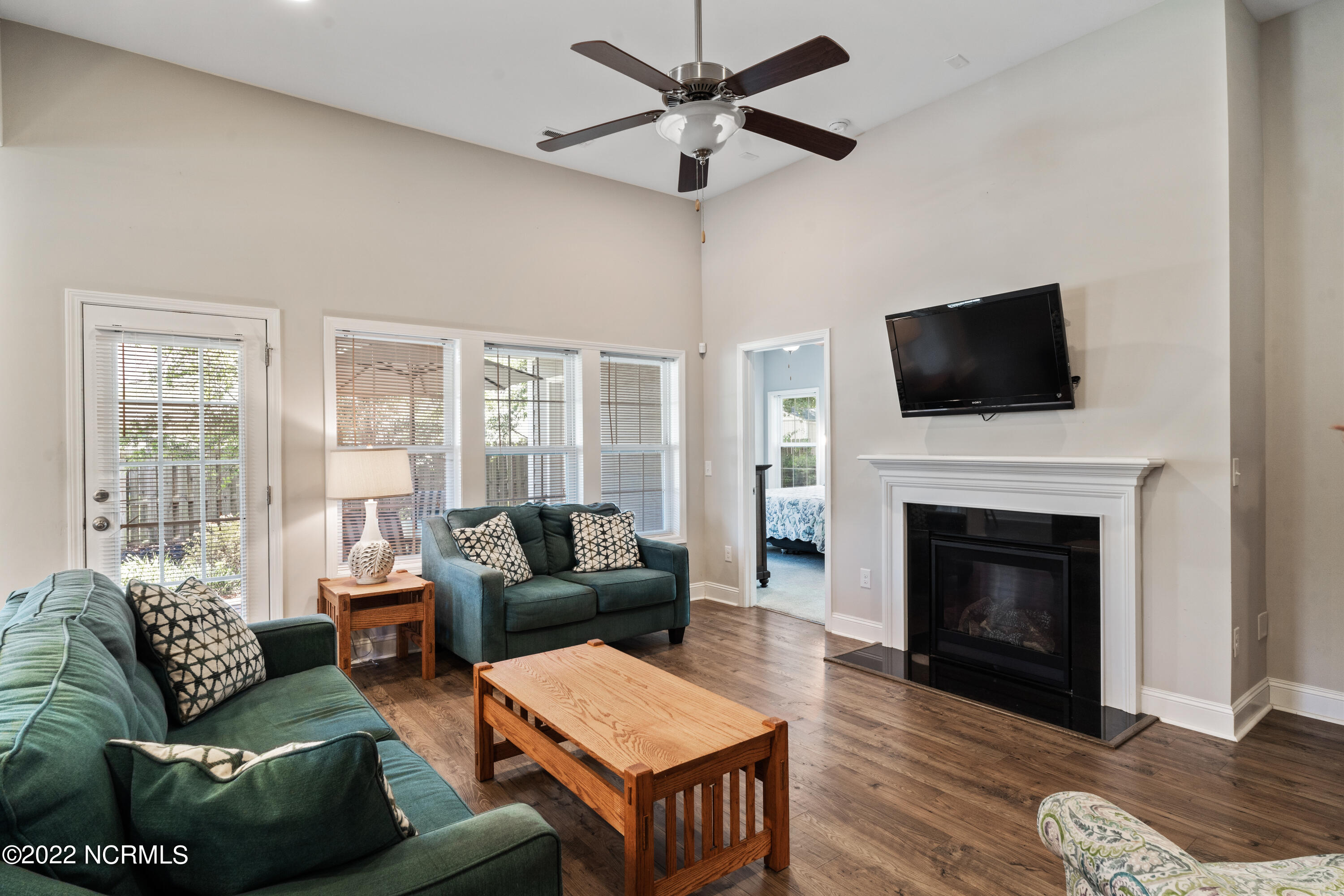 1801 Wildwood Court Southwest Ocean Isle Beach, NC 28469 - Photo 21 of 34 Living Room