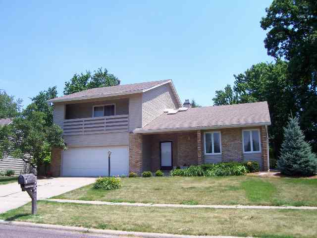 6702 North Post Oak Road Peoria, IL 61615 - Photo 1 of 7 Gallery Image 1