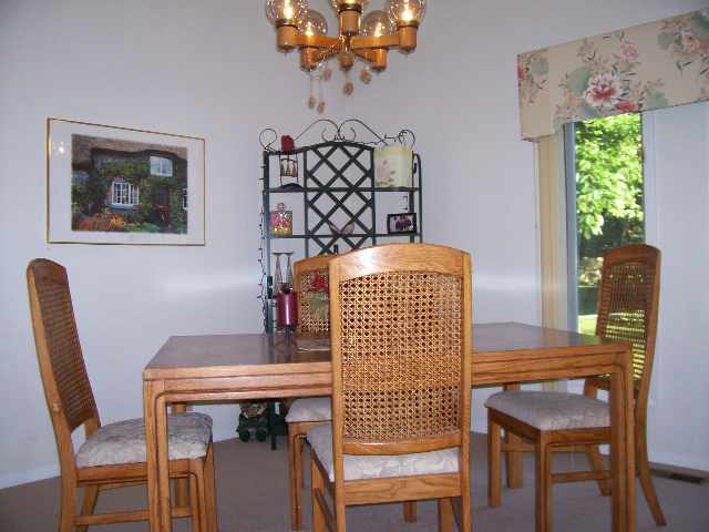 6702 North Post Oak Road Peoria, IL 61615 - Photo 3 of 7 Gallery Image 3