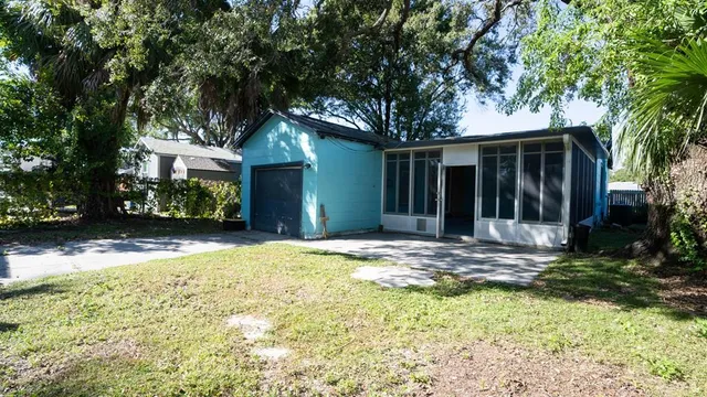 $250,000 | 4650 Emerson Avenue South, St. Petersburg, FL 33711