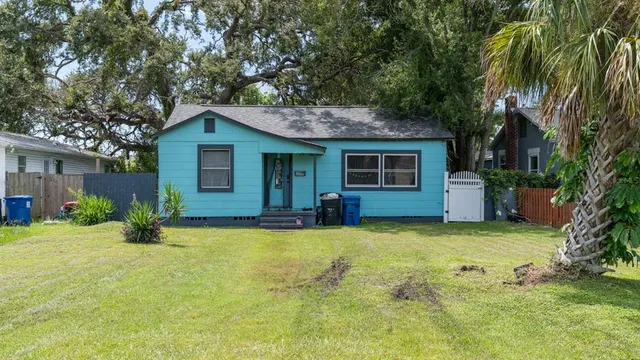 $250,000 | 4650 Emerson Avenue South, St. Petersburg, FL 33711