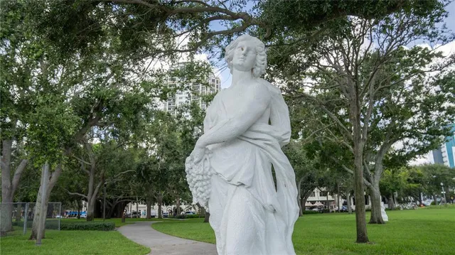 $250,000 | 4650 Emerson Avenue South, St. Petersburg, FL 33711