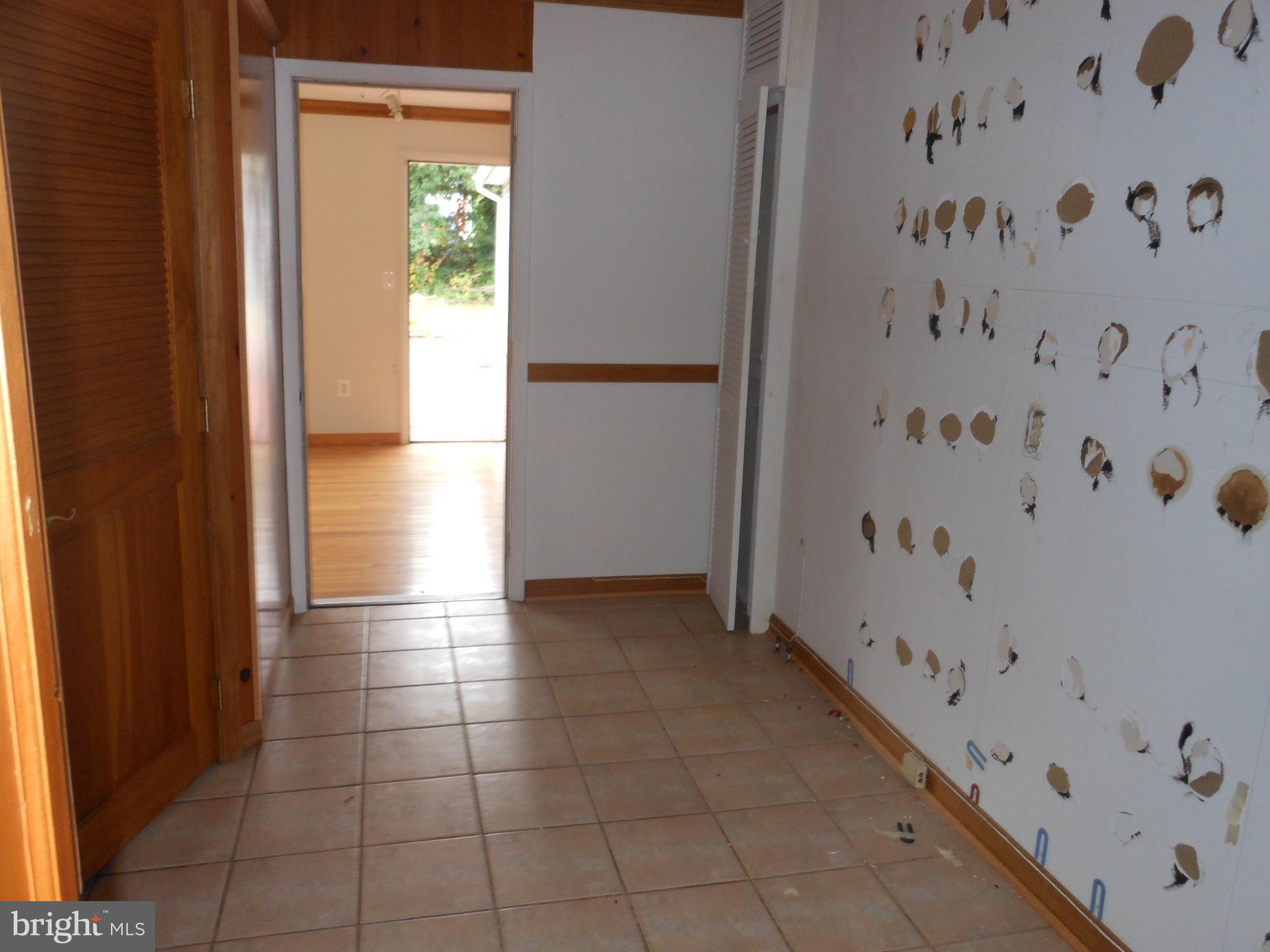 40 Oak Court Annapolis, MD 21401 - Photo 13 of 15 Kitchen