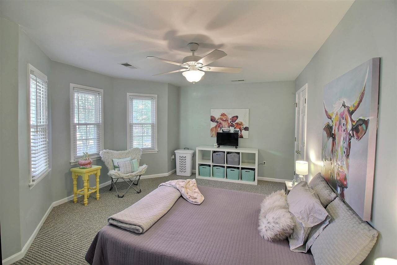 431 King Ridge Drive Collierville, TN 38017 - Photo 18 of 25 a living room with furniture