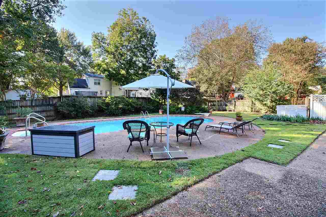 431 King Ridge Drive Collierville, TN 38017 - Photo 24 of 25 a view of a backyard with sitting area