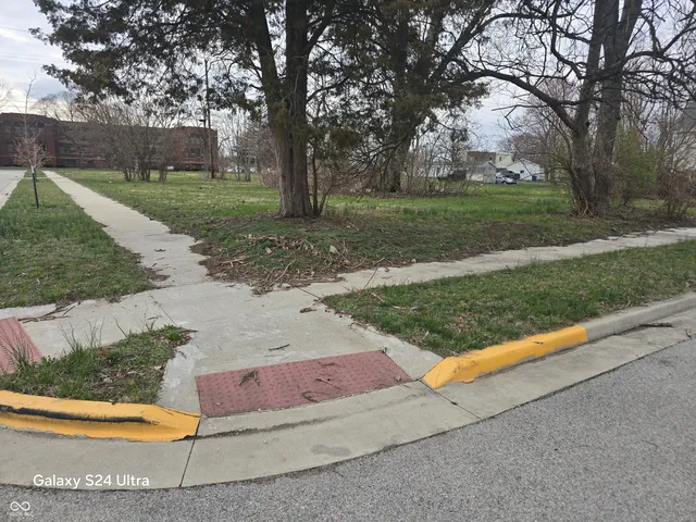 $31,500 | 1227-1229 1231 South 13th Half Street, Terre Haute, IN 47802