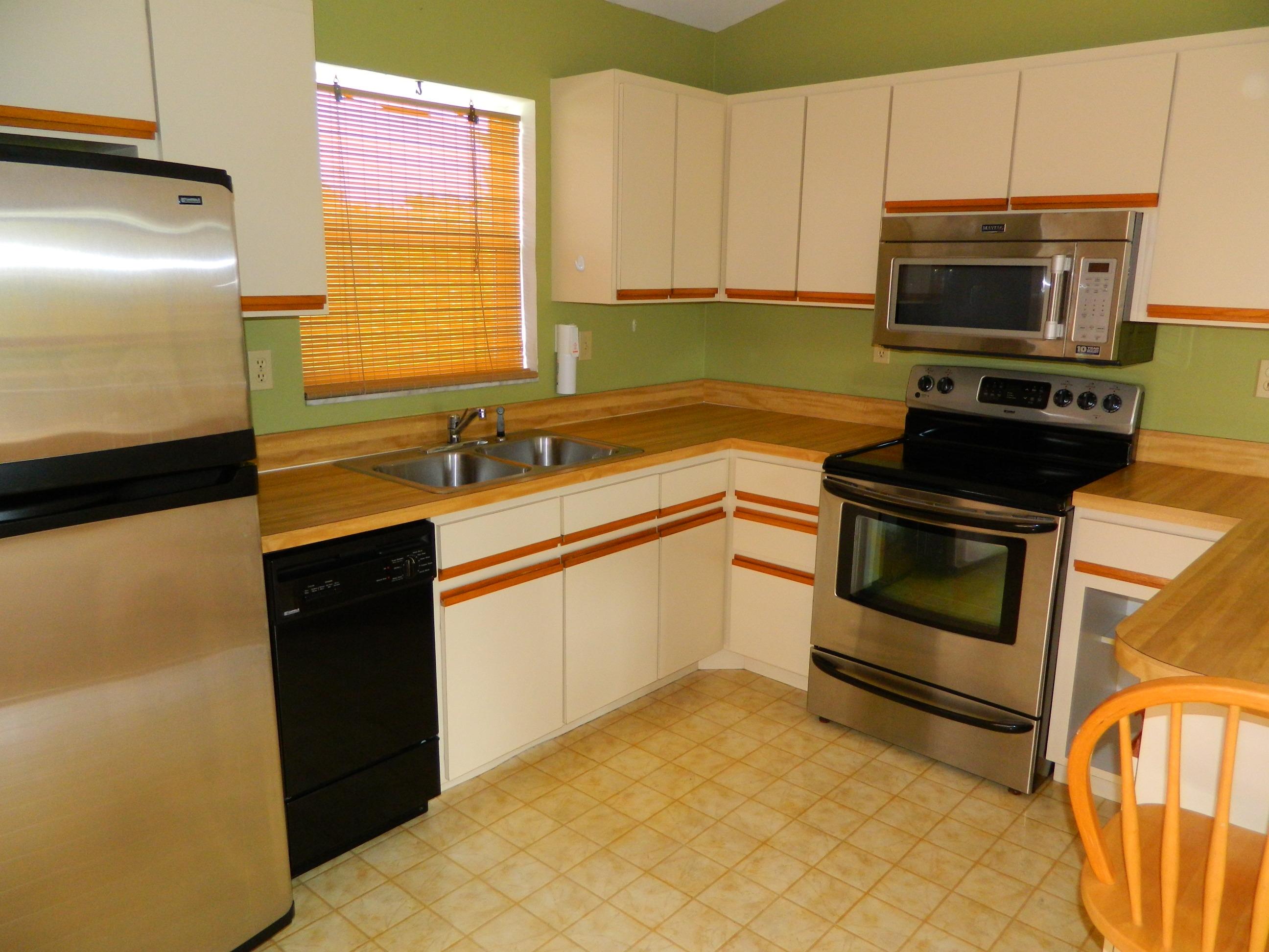 3905 Mary Road Big Pine Key, FL 33043 - Photo 12 of 35 Kitchen