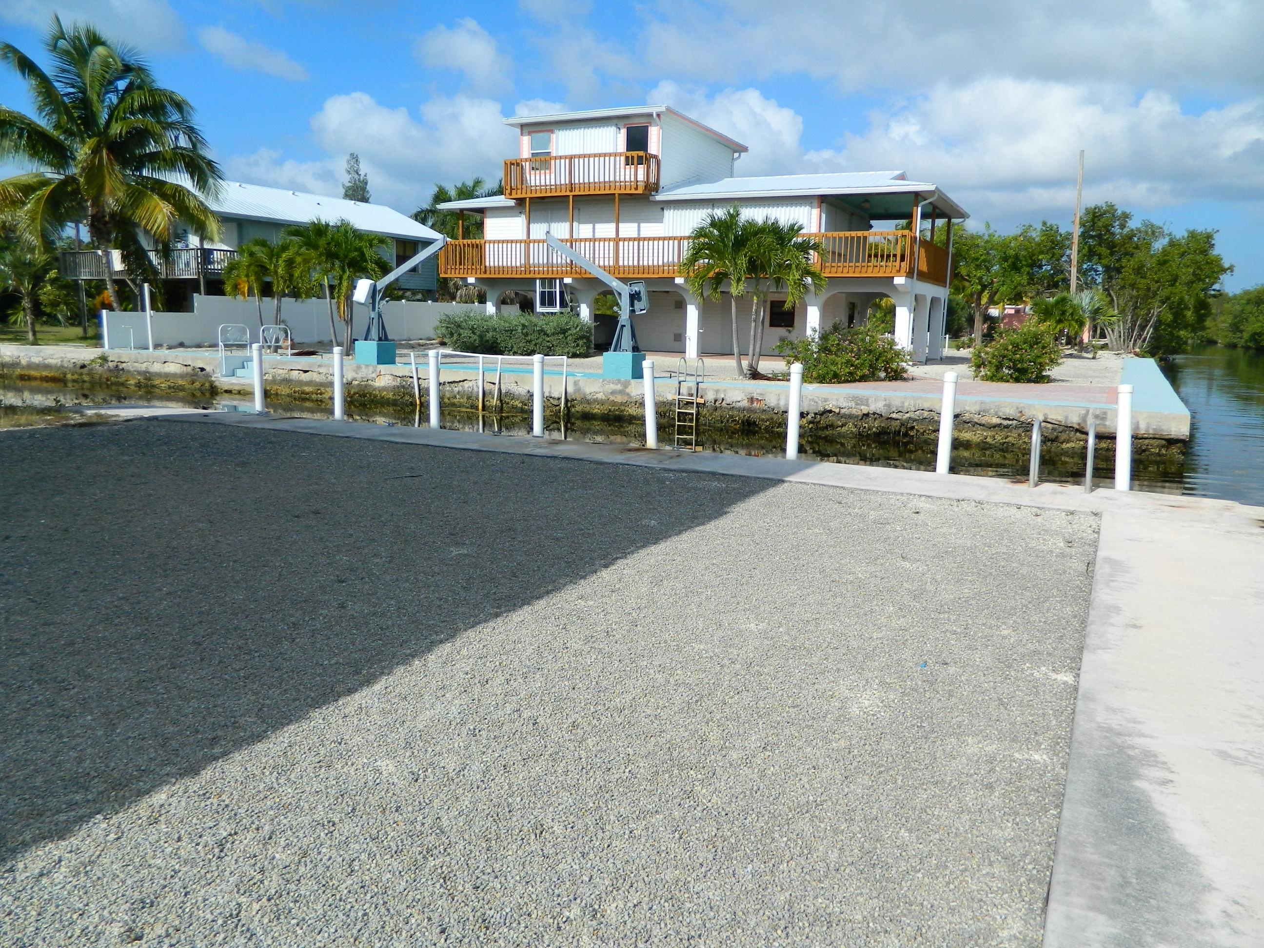 3905 Mary Road Big Pine Key, FL 33043 - Photo 24 of 35 Corner Yard