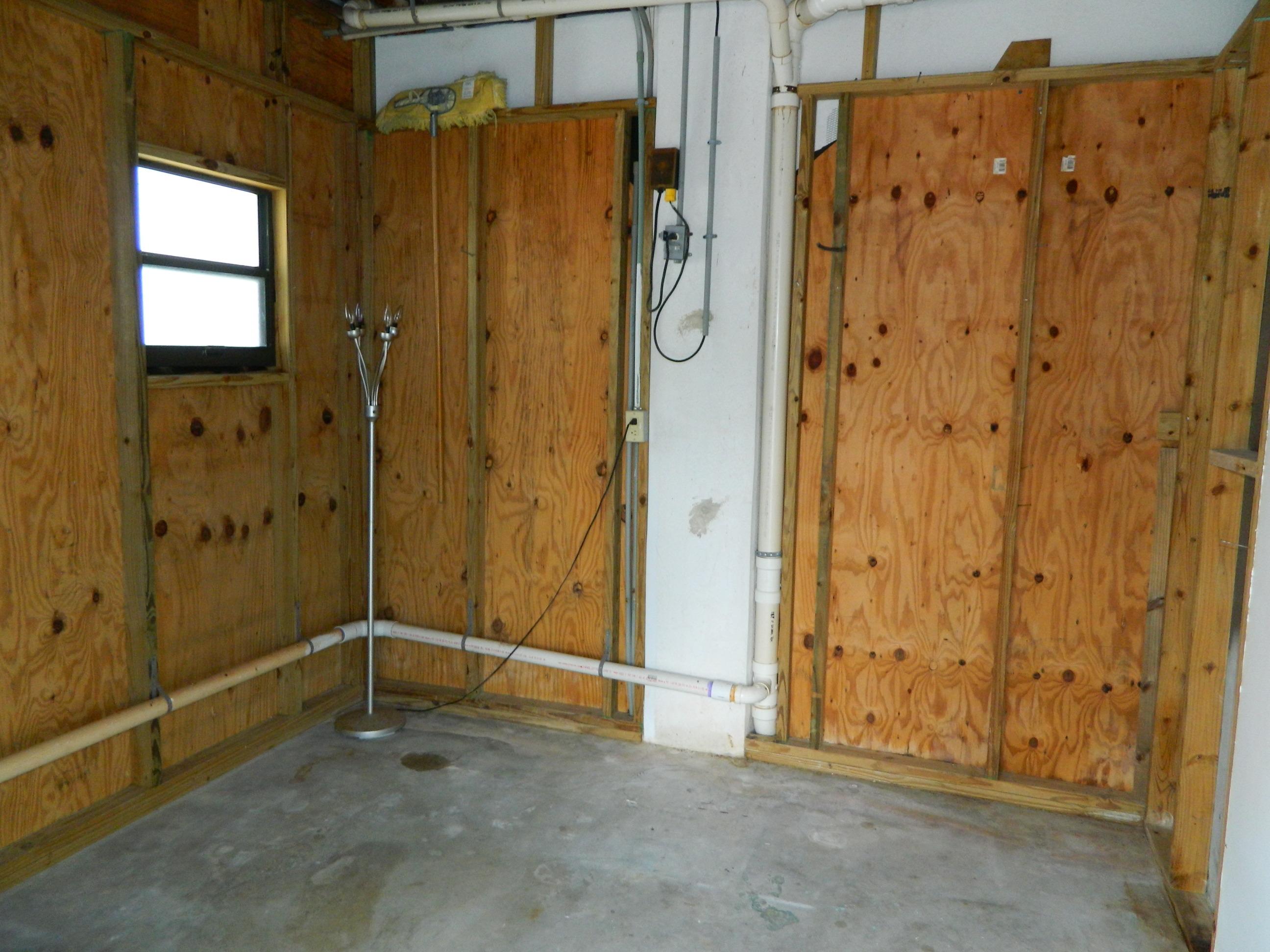 3905 Mary Road Big Pine Key, FL 33043 - Photo 27 of 35 Storage