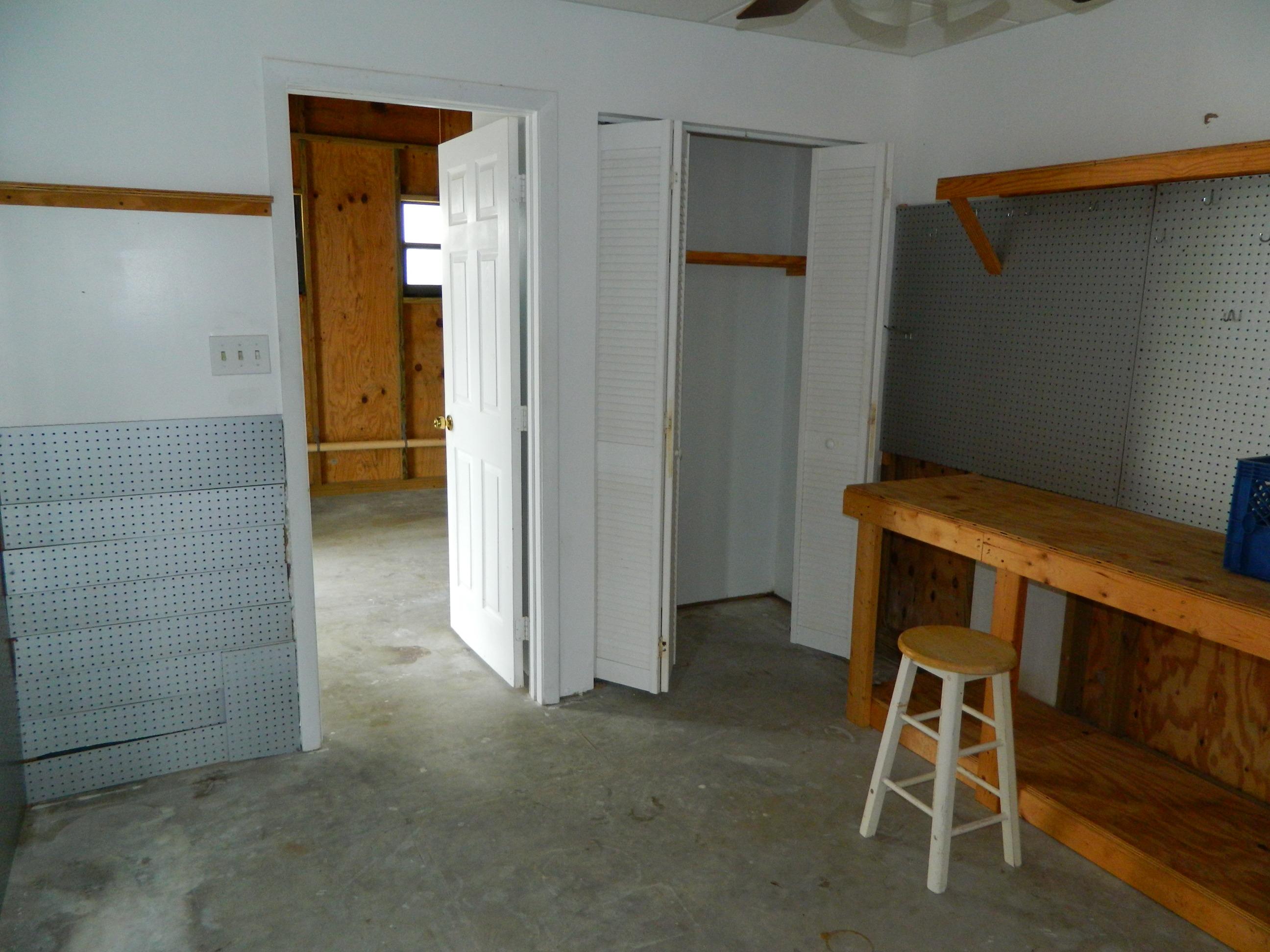 3905 Mary Road Big Pine Key, FL 33043 - Photo 28 of 35 Storage