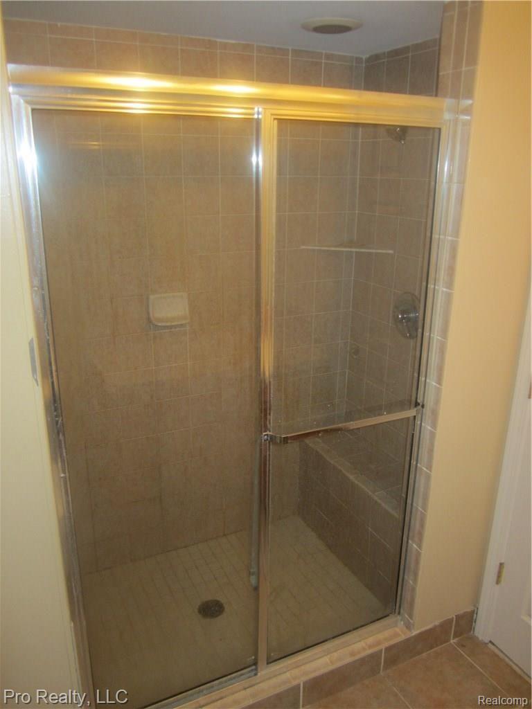 11935 Darling Road Milan, MI 48160 - Photo 31 of 51 Master Bath