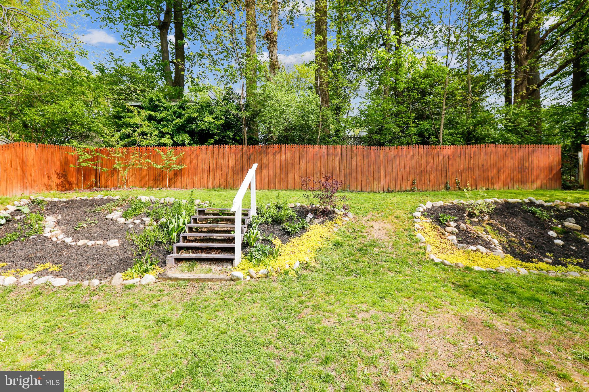 2908 Parker Avenue Silver Spring, MD 20902 - Photo 36 of 39 Nice landscaping and plantings