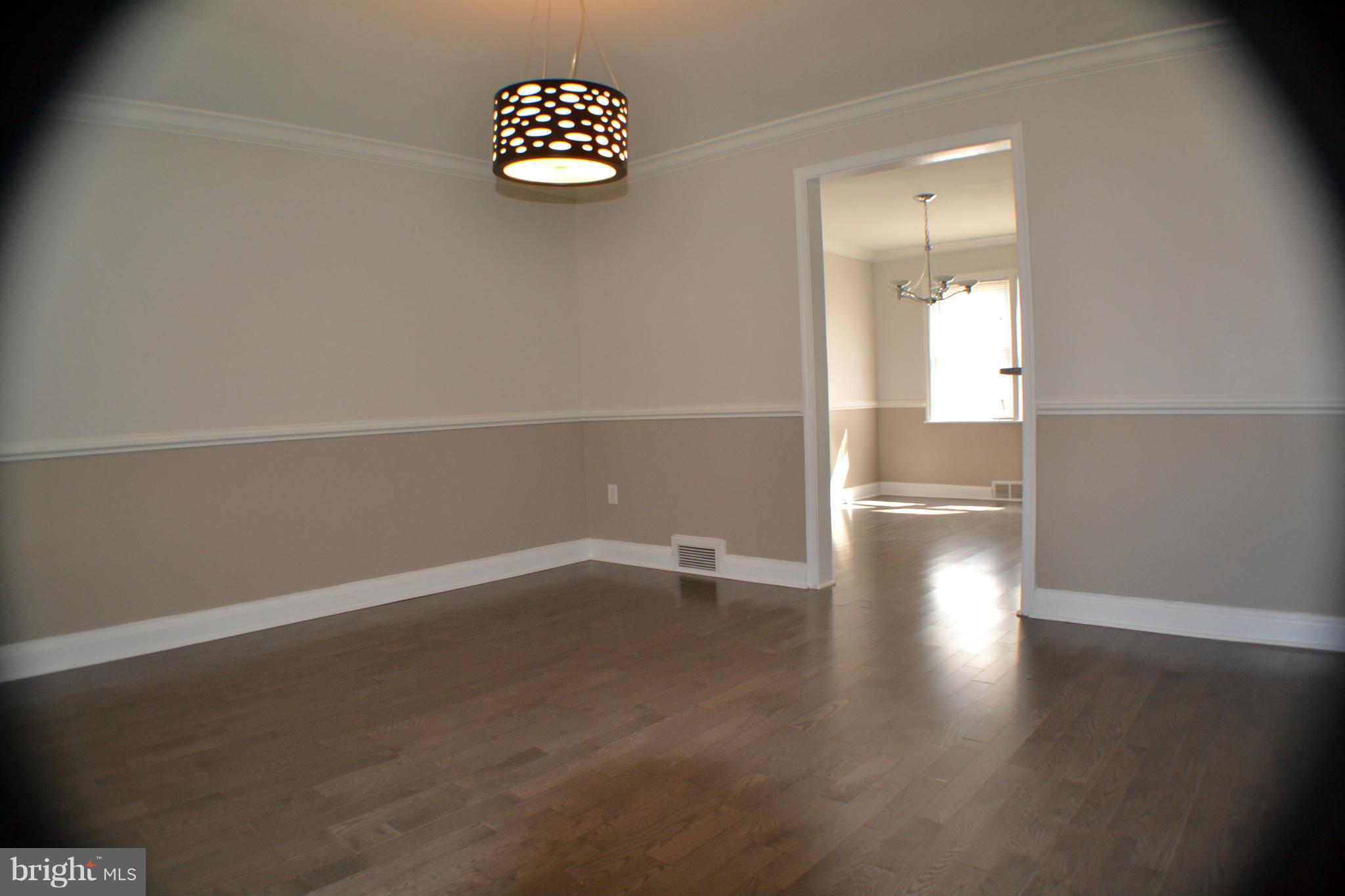 1013 Upnor Road Baltimore, MD 21212 - Photo 2 of 14 Living Room