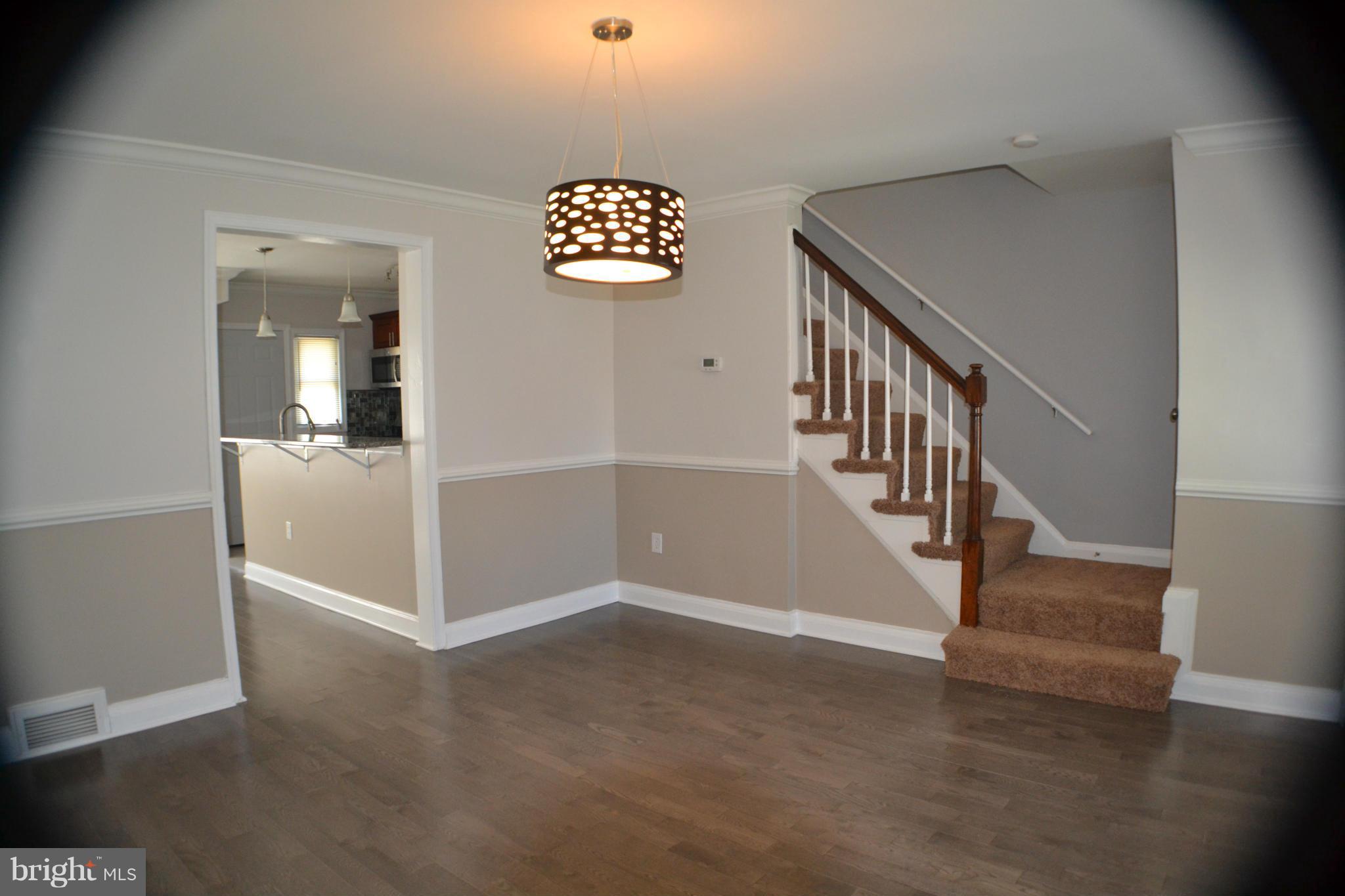 1013 Upnor Road Baltimore, MD 21212 - Photo 3 of 14 Living Room