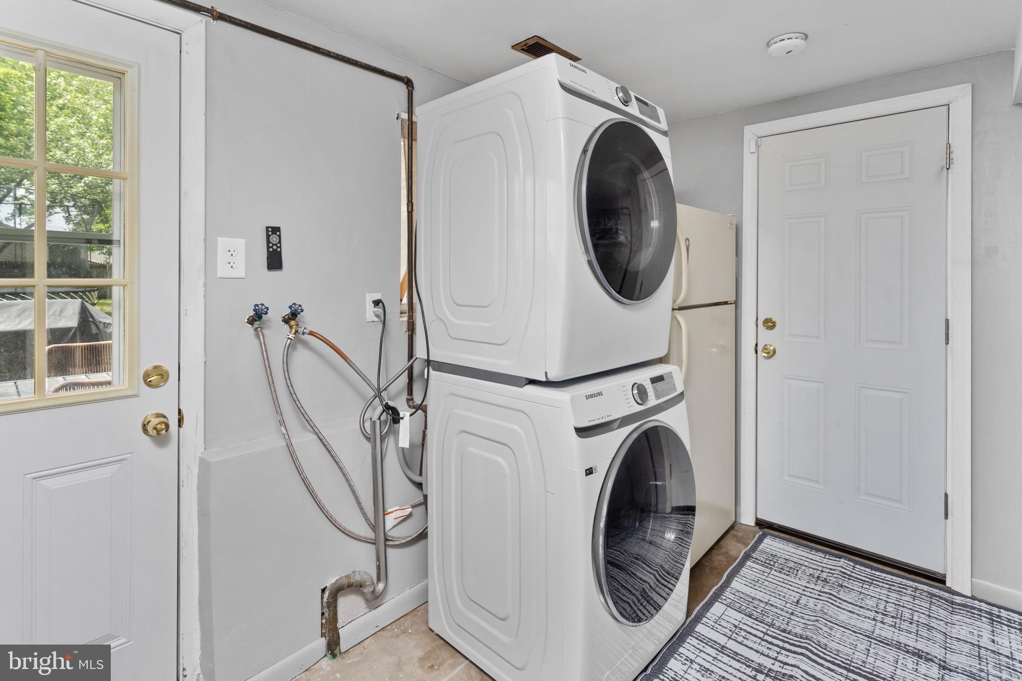 809 Woodlane Road Edgewater Park, NJ 08010 - Photo 17 of 30 Large Laundry Room