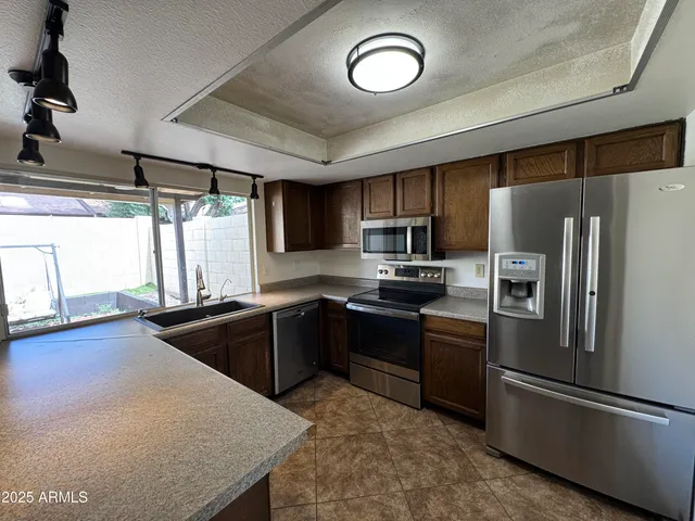 $1,695 | 5222 West Carol Avenue, Glendale, AZ 85302