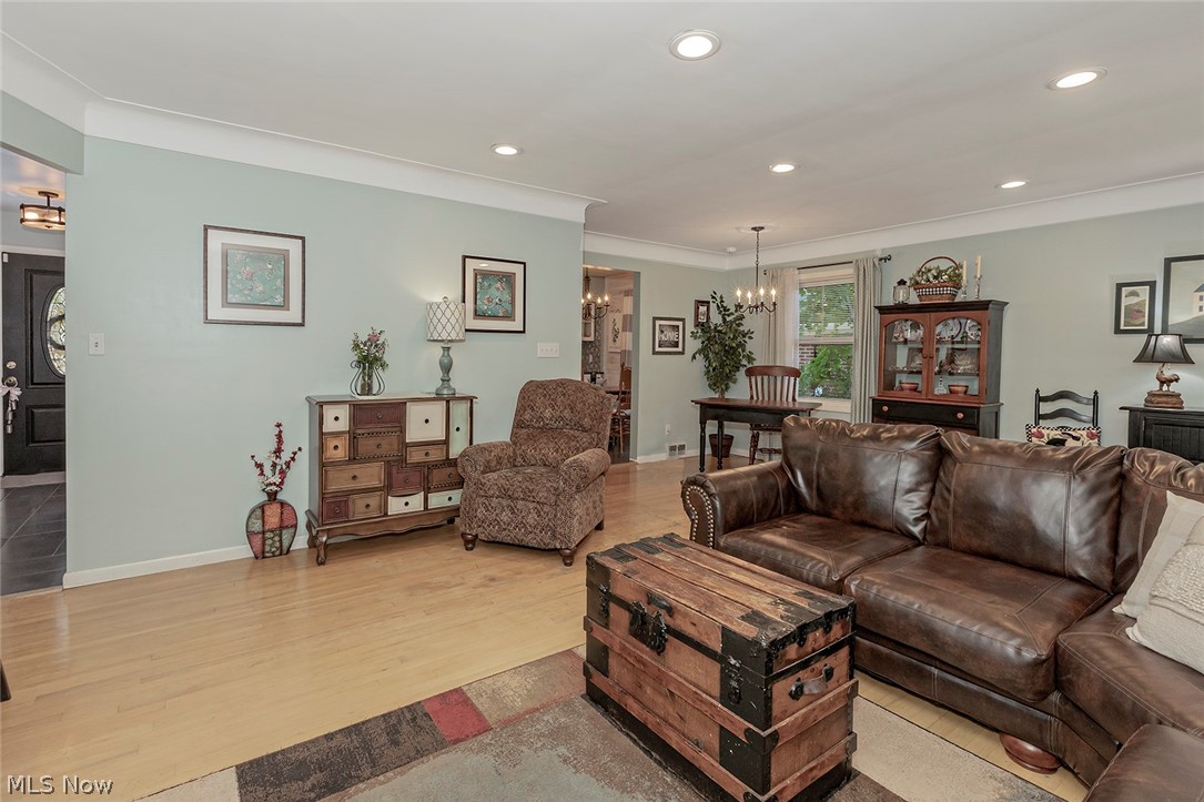 1131 Blanchester Road Lyndhurst, OH 44124 - Photo 4 of 35