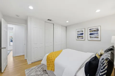 $898,000 | 209 Red Oak Drive East, Unit F, Sunnyvale, CA 94086