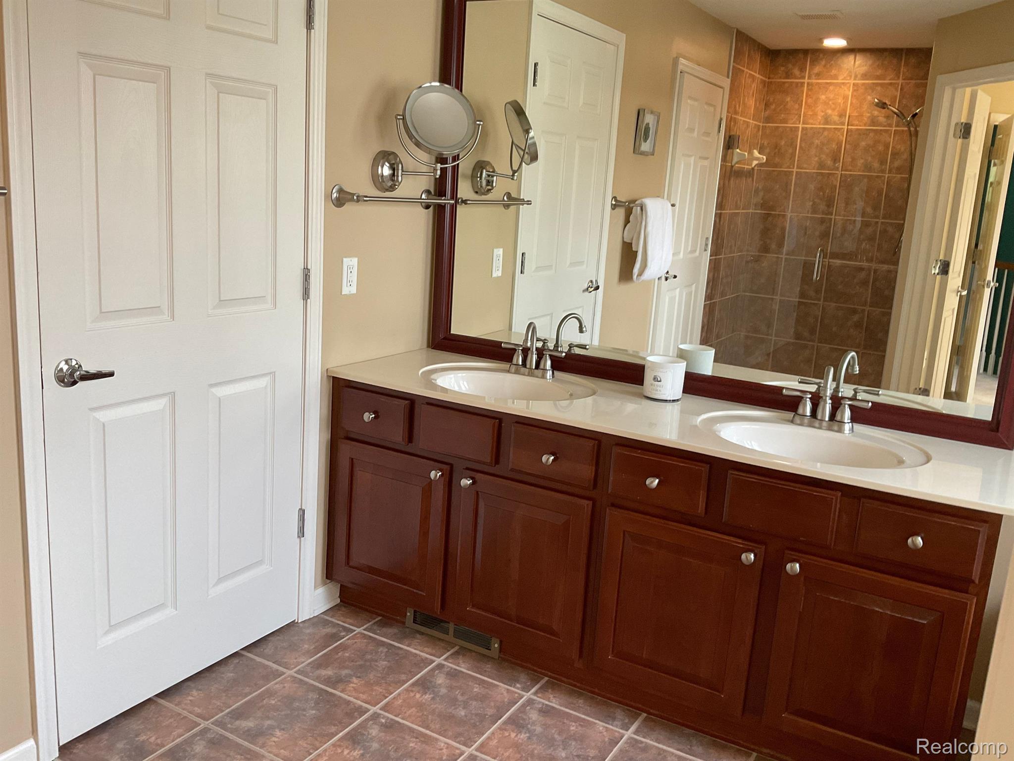 49802 Potomac Road Canton, MI 48188 - Photo 32 of 47 Double sinks
